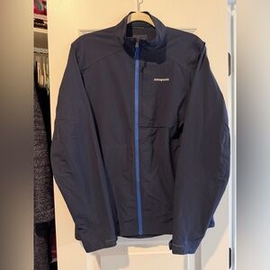 Patagonia women’s Navy Windbreaker with Blue Accents